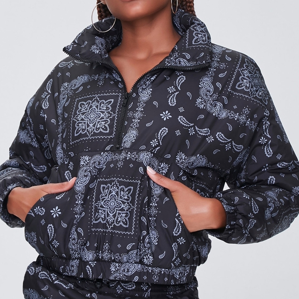 Forever 21 Paisley Puffer Half Zip Black & Grey Oversized Pullover Coat XS